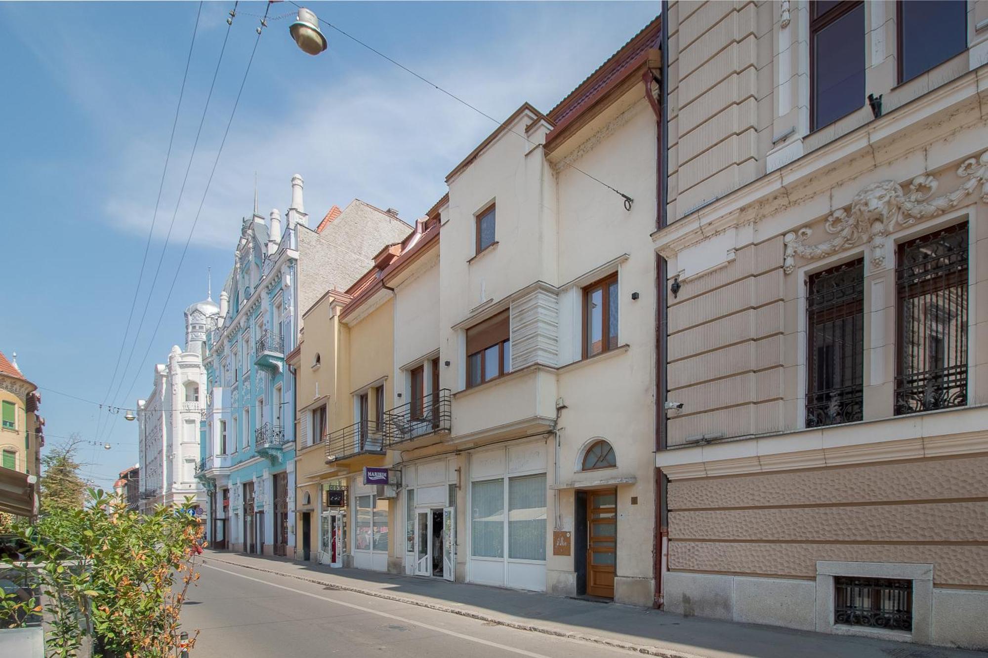 Oasis Rooms Oradea Exterior photo