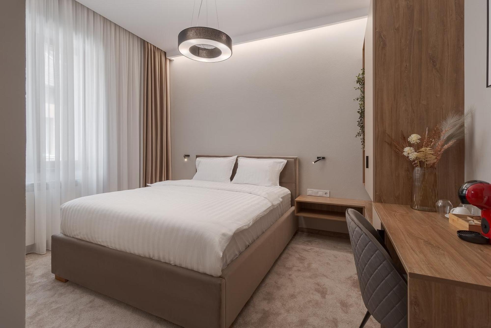 Oasis Rooms Oradea Exterior photo