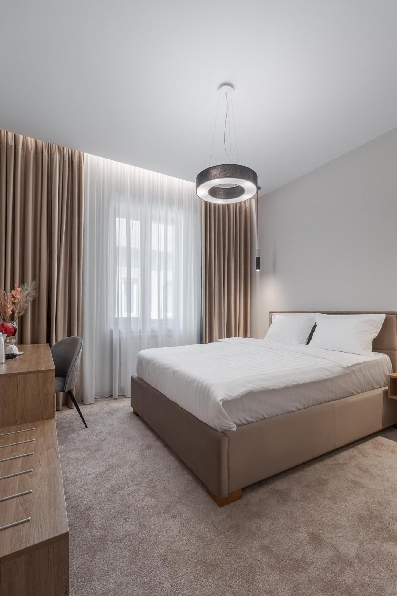 Oasis Rooms Oradea Exterior photo